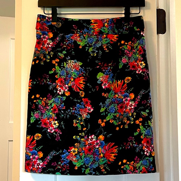 Laundry By Shelli Segal Dresses & Skirts - Laundry by Shelli Segal LA Sz 2 standout colors!